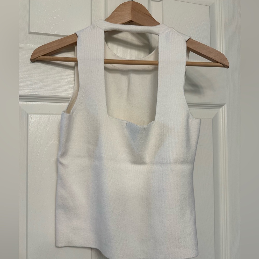 Banana Republic Ivory knit tank Top - Picture 4 of 4